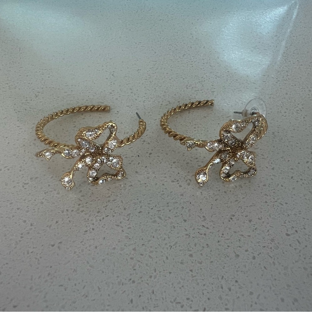 Elegant Gold Bow Earrings